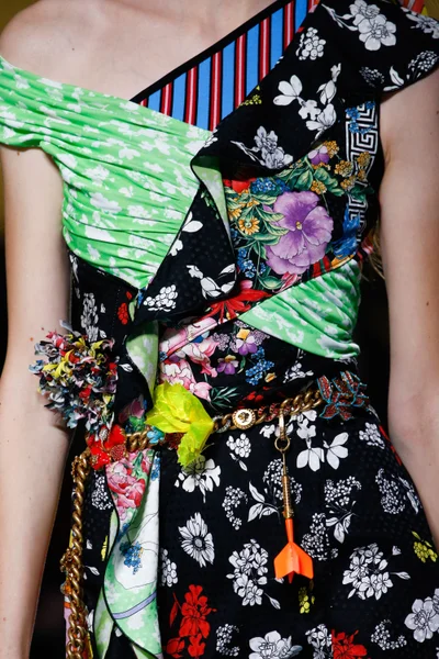 Look 75